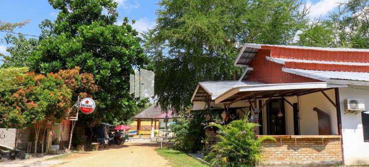 沙哈巴特海滩宾馆 - 米特拉红门酒店(Sahabat Pantai Guest House Mitra RedDoorz)图片