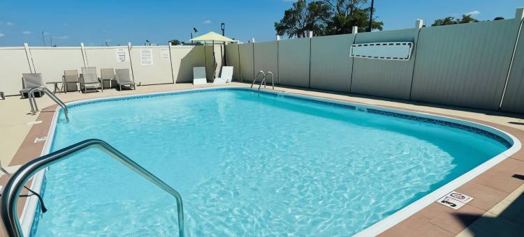 克拉丽奥酒店&套房(Clarion Inn & Suites)图片