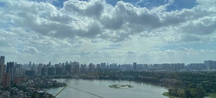 武汉青颖居湖景公寓图片