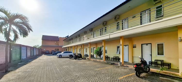 RedDoorz at Hotel Galaksi Ponorogo图片