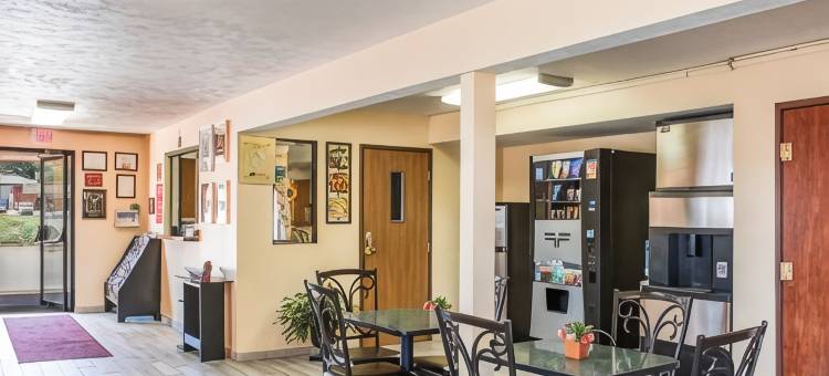 兰辛-莱文沃思伊克诺旅馆(Econo Lodge Lansing - Leavenworth)图片