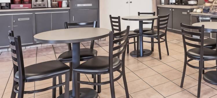 克拉克默斯 - 波特兰凯艺套房酒店(Quality Inn & Suites Clackamas - Portland)图片