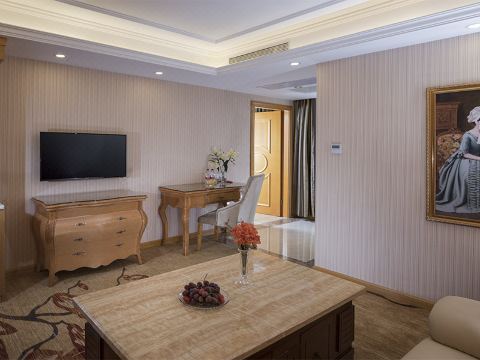 Vienna Hotel(Shenzhen Shajing Jingji Baina) Hotel Overview