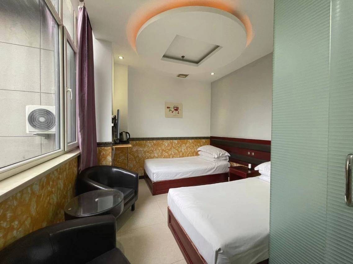 华峄酒店(沈阳奥体中心地铁站店)