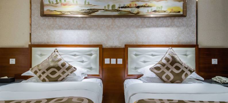 明都大酒店(昆明交三桥地铁站南屏步行街店)图片