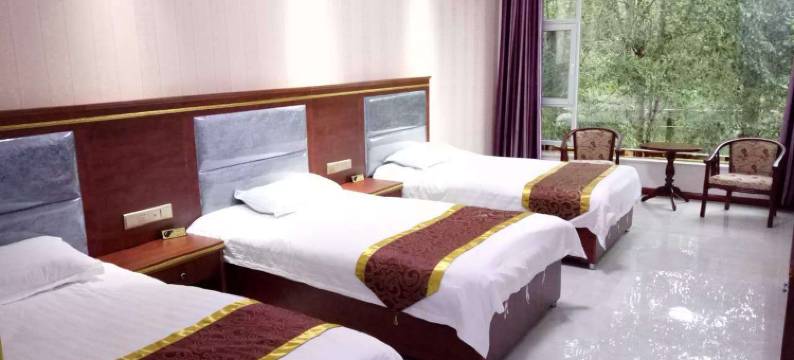 祁连绿野假日宾馆图片