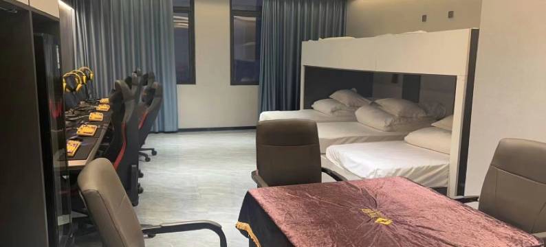 爱优电竞民宿(黄金大道郑港创业总部店)图片