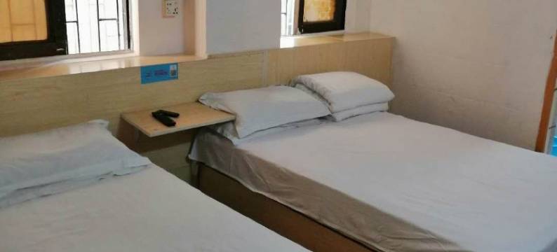 深圳鸿运住宿(大芬地铁站店)图片