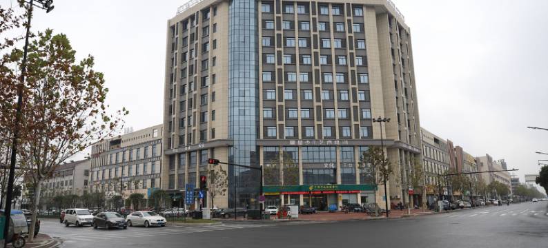 湖州曼安尼酒店(中国织里童装城店)图片