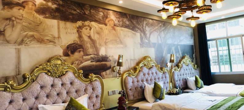 建水金秋主题酒店(古城朱家花园店)图片