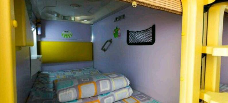 武威栖游太空舱青年客栈图片