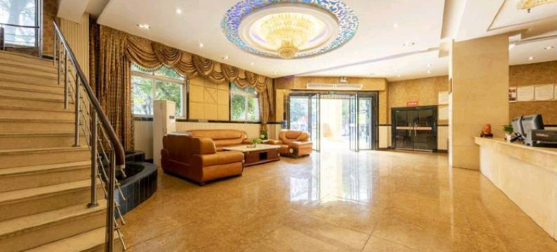 垫江皇廷假日酒店图片