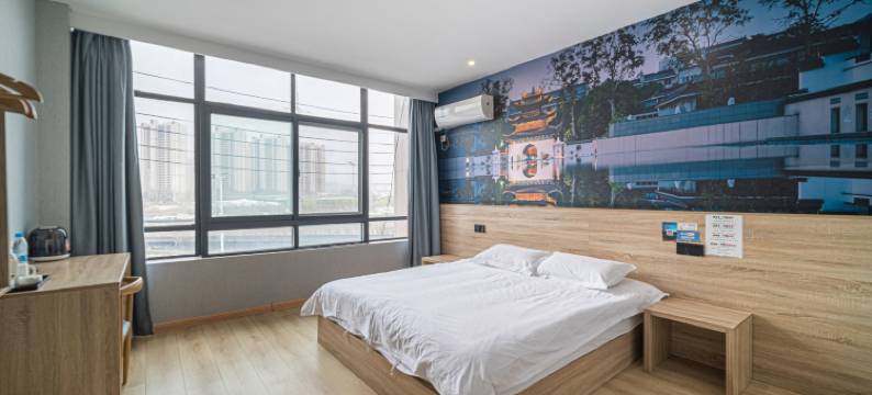 三向酒店(万寿商业街招商花园城店)图片