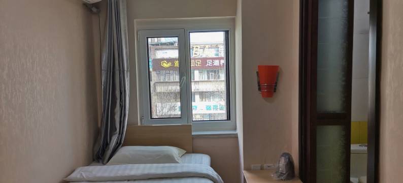 时尚睡吧宾馆(承德附属医院店)图片