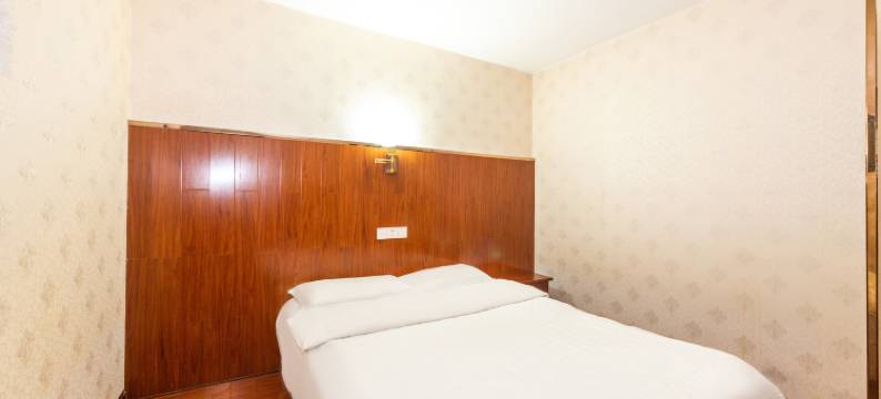 哈啰轻酒店(丹阳火车站店)图片