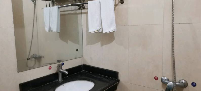 西环旅业(玉林市第二人民医院金色阳光购物广场店)图片