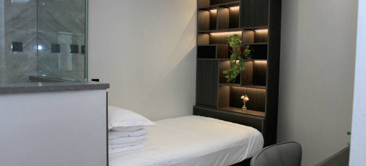 轻住·悦享酒店(张家口建工机场智能店)图片