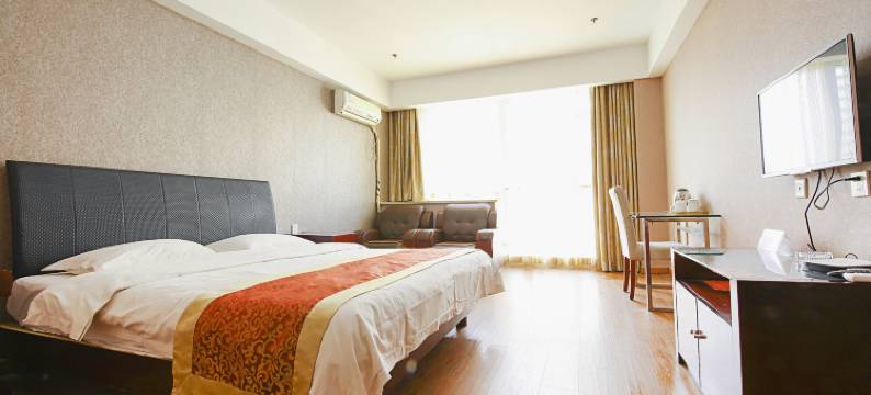 鸿泰大酒店(潍坊火车站店)图片