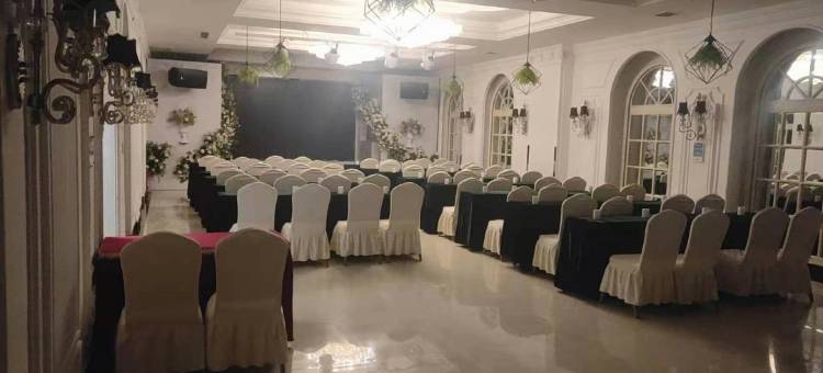 巴彦淖尔华澳大酒店图片