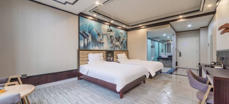 临高铂金主题酒店图片