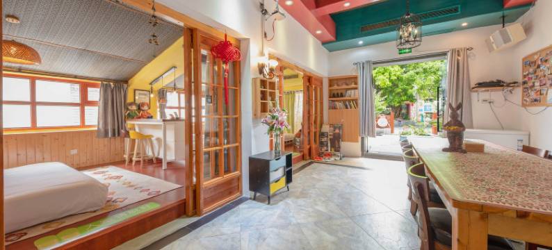 深圳较场尾说时依旧客栈图片