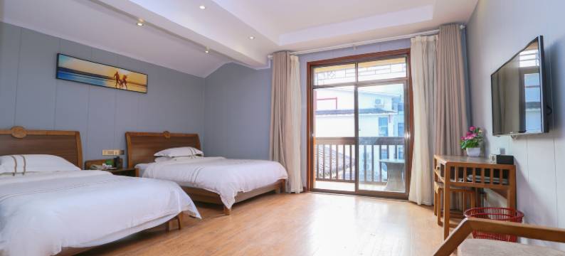 张家界远方的家主题酒店图片