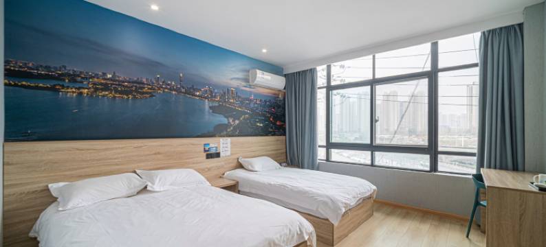 三向酒店(万寿商业街招商花园城店)图片