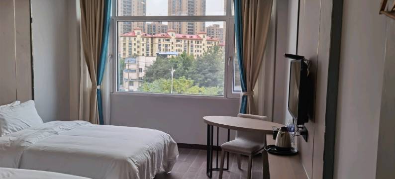 半岛大酒店(进贤吾悦广场店)图片