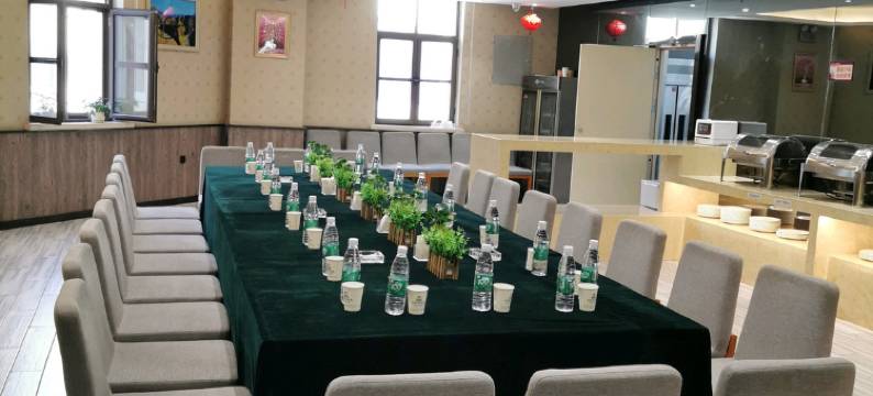 唯美上品酒店(哈密皇后天街店)图片