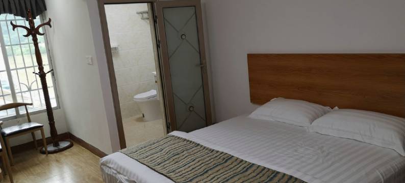 阳山江畔民宿图片