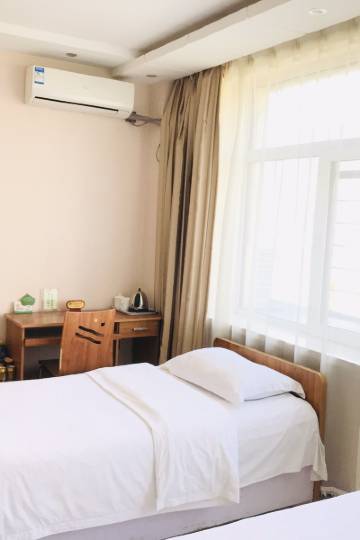 宾县宾县宾西开发区管委会附近酒店