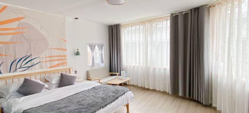 香格里拉雪湖轻奢民宿(独克宗古城店)图片