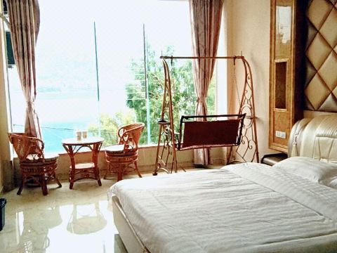 Royal Phoenix Hotel Hotel Overview