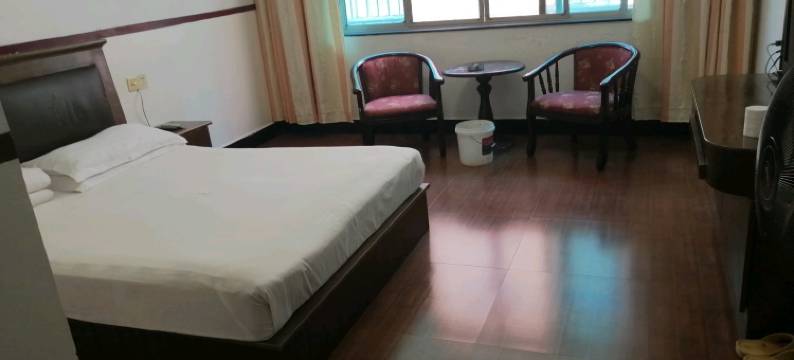 南县群辉宾馆图片