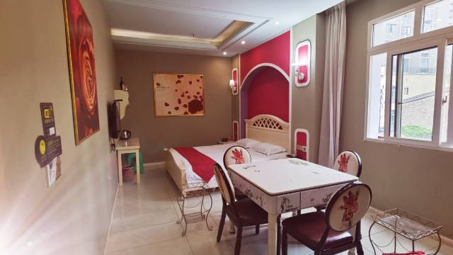 忠县博悦主题酒店