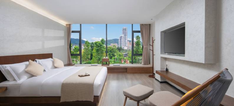 西双版纳景洪云归270度空中水镜观景美宿(泼水广场店)图片