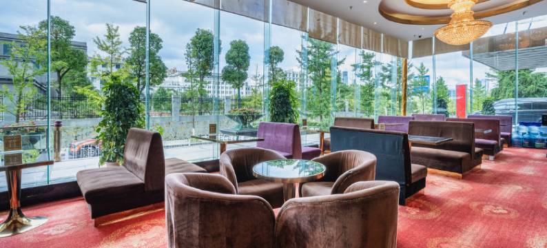 贵阳皇朝国际大酒店(观山湖公园观山西路地铁站店)图片