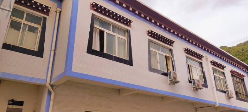 林芝川藏线标间旅社图片