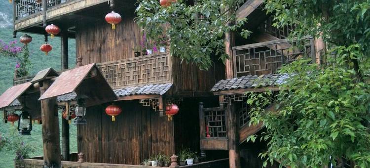 龚滩古镇观景楼图片