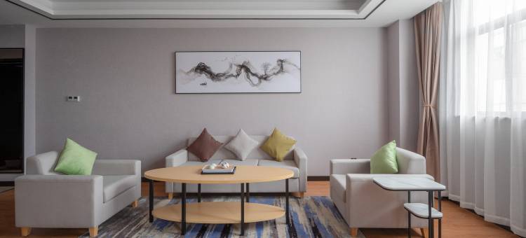 格林豪泰智选酒店(丹阳眼镜工业园区中北学院店)图片