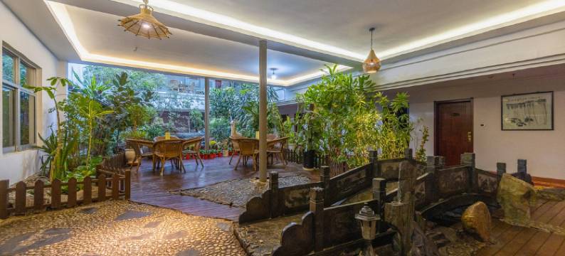 东影花园精品酒店(兰州大学火车站地铁站店)图片