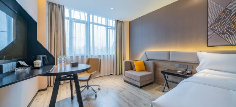 IU酒店(重庆大渡口步行街新山村地铁站店)图片