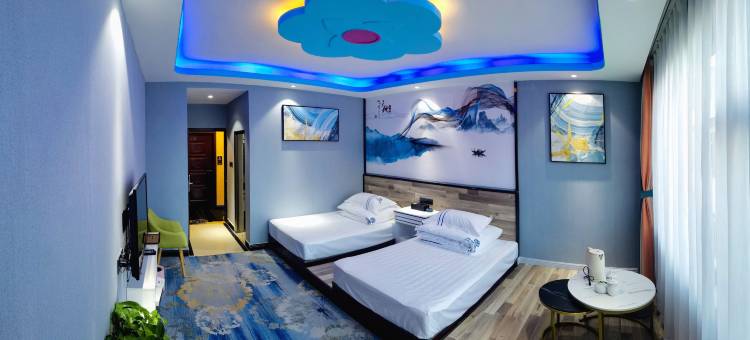 尚诚主题酒店(大理高铁站洱海公园店)图片