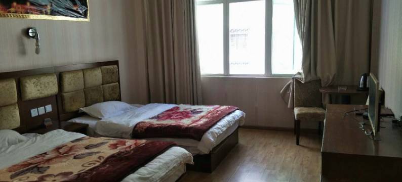 芒康亚仲大酒店图片