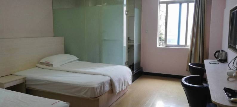 深圳宝源宾馆(翻身地铁站店)图片