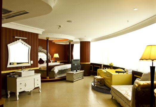 鞍山熹盈假日酒店外景图