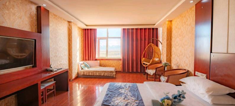 乌兰高原红驿站图片