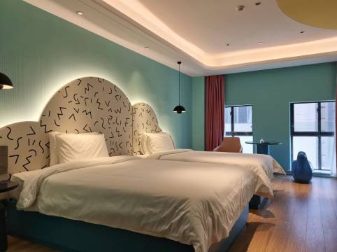 漫趣乐园酒店(衢州开化得阳大厦店)