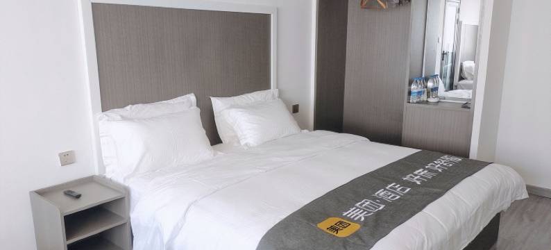 烟台新视野影院酒店(海港路振华商厦店)图片