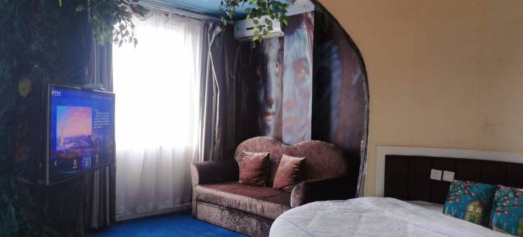 信阳爱琴海主题酒店(浉河中学店)图片